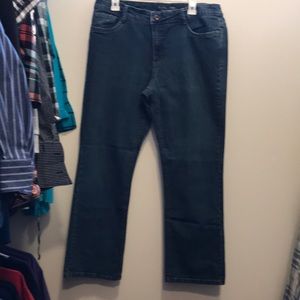 Sonoma jeans size 16 AVG